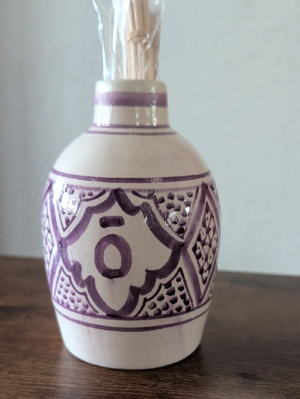 Doterra Natural Reed Diffuser 10 Reeds with Cream Purple Accent Vase Moroccan